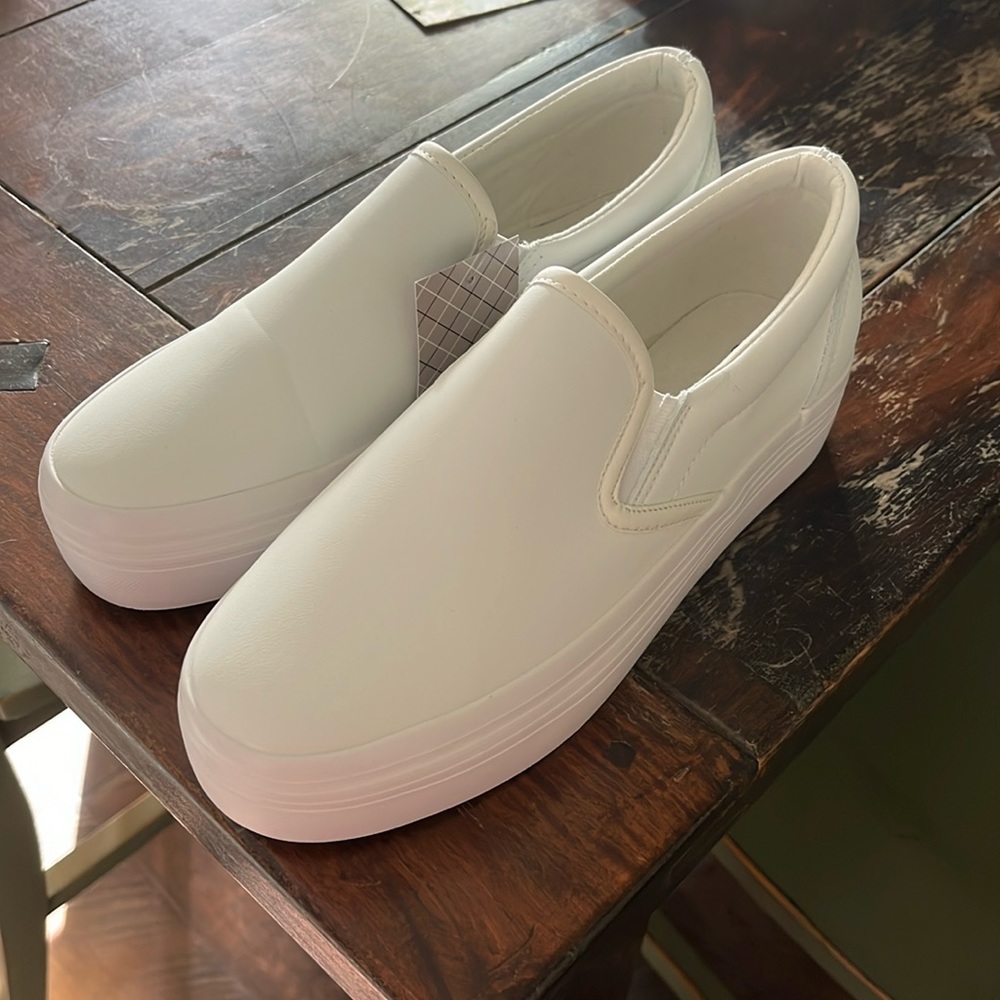 NWOT Women's Platform Slip on